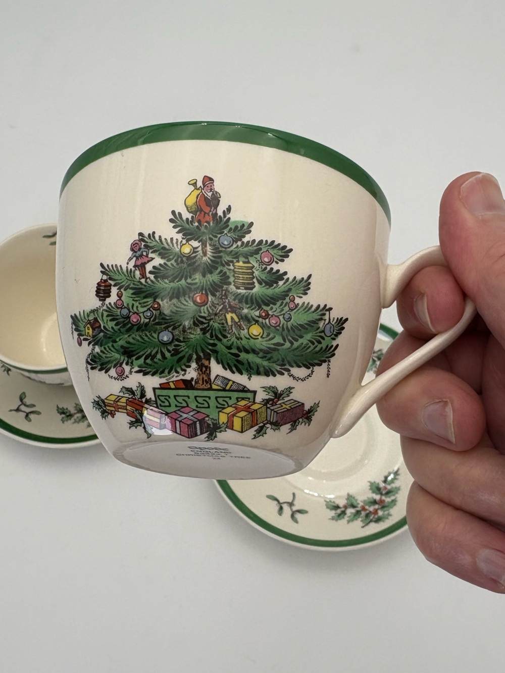 Two Vintage Spode Christmas Tree Coffee/Tea Cup and Saucer Set - Made in England - Picture 4 of 16